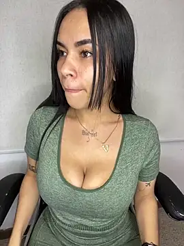 Snapshot of Naatalia chatting on 02-19-25, 12:25 Naatalia online show from 02-19-25, 12:25