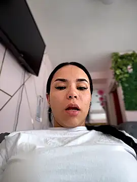 Snapshot of Naatalia chatting on 02-03-26, 06:13 Naatalia online show from 02-03-26, 06:13