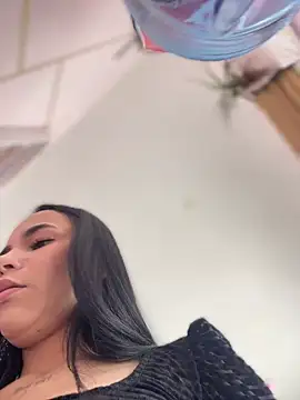 Snapshot of Naatalia chatting on 10-02-25, 04:43 Naatalia online show from 10-02-25, 04:43