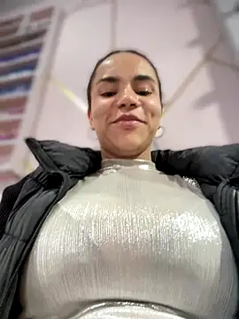 Snapshot of Naatalia chatting on 10-20-25, 10:10 Naatalia online show from 10-20-25, 10:10