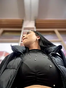 Snapshot of Naatalia chatting on 10-18-25, 09:50 Naatalia online show from 10-18-25, 09:50