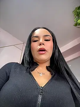 Snapshot of Naatalia chatting on 06-23-26, 06:17 Naatalia online show from 06-23-26, 06:17