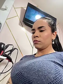 Snapshot of Naatalia chatting on 02-19-25, 08:31 Naatalia online show from 02-19-25, 08:31