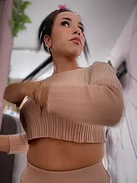 Snapshot of Naatalia chatting on 11-28-25, 06:19 Naatalia online show from 11-28-25, 06:19