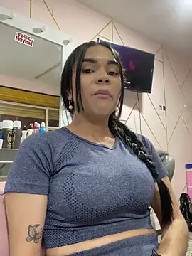 Snapshot of Naatalia chatting on 02-19-25, 11:36 Naatalia online show from 02-19-25, 11:36