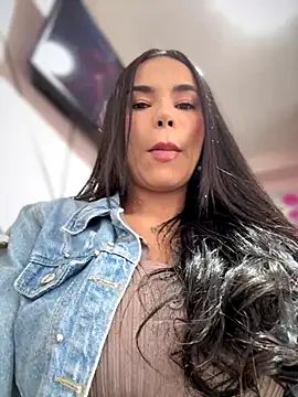 Snapshot of Naatalia chatting on 10-17-25, 06:53 Naatalia online show from 10-17-25, 06:53