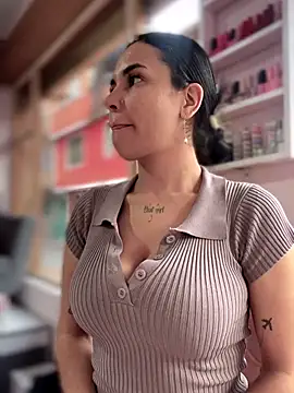 Snapshot of Naatalia chatting on 09-22-25, 08:48 Naatalia online show from 09-22-25, 08:48