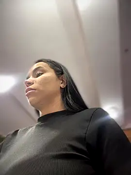 Snapshot of Naatalia chatting on 10-11-25, 10:33 Naatalia online show from 10-11-25, 10:33