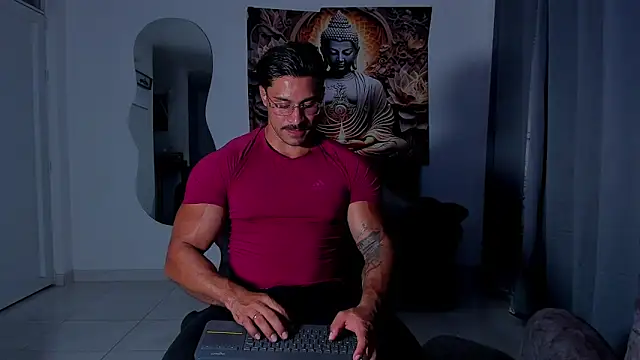 Valentino Dosantos  online show from 11-21-25, 10:53