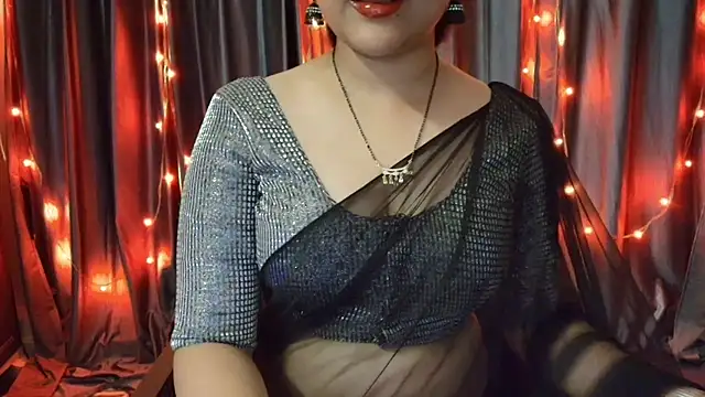 Snapshot of goldiwets chatting on 10-26-25, 07:20 goldiwets online show from 10-26-25, 07:20