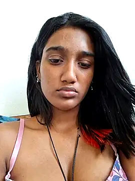 Snapshot of indianpink_lips chatting on 03-17-25, 10:49 indianpink lips online show from 03-17-25, 10:49