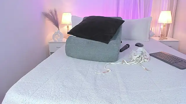 Snapshot of Elizabeth_sarmiento chatting on 03-15-25, 01:19 Elizabeth sarmiento online show from 03-15-25, 01:19