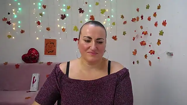 DianaMGG online show from 11-17-25, 07:01