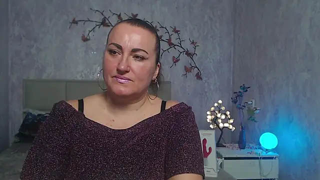 DianaMGG online show from 03-10-26, 06:28