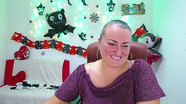 DianaMGG online show from 11-02-25, 06:24