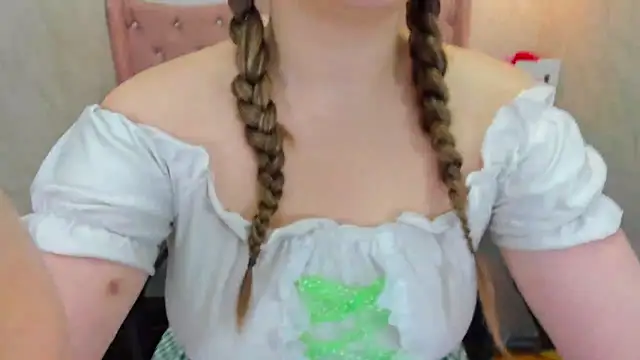 Snapshot of Lianngrace chatting on 05-09-26, 02:31 Lianngrace online show from 05-09-26, 02:31