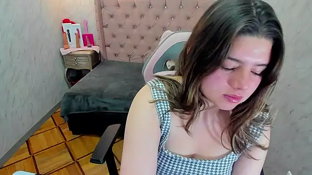 Lianngrace online show from 02-12-26, 03:23