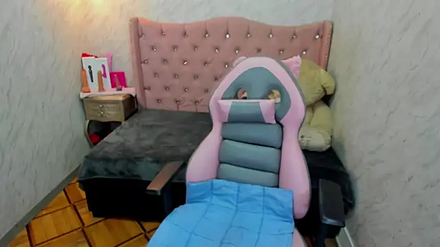 Lianngrace online show from 02-16-26, 02:05