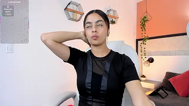 Bella walker  online show from 03-05-26, 08:38