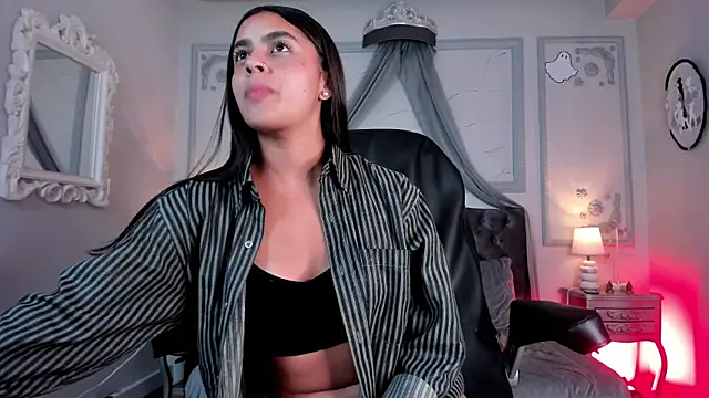 Bella walker  online show from 10-21-25, 09:03