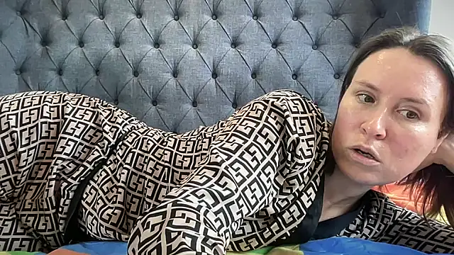 eatmypie69 online show from 11-11-25, 11:05