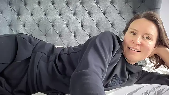 Snapshot of eatmypie69 chatting on 09-23-25, 10:22 eatmypie69 online show from 09-23-25, 10:22