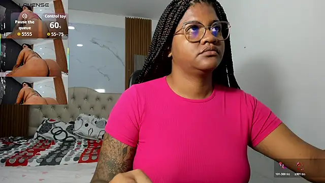 Snapshot of ZahraRose chatting on 07-18-26, 12:36 ZahraRose online show from 07-18-26, 12:36