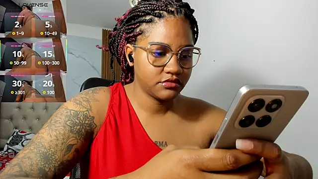 Snapshot of ZahraRose chatting on 07-17-26, 11:40 ZahraRose online show from 07-17-26, 11:40
