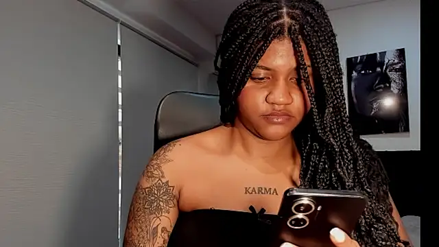 Snapshot of ZahraRose chatting on 10-13-25, 09:49 ZahraRose online show from 10-13-25, 09:49