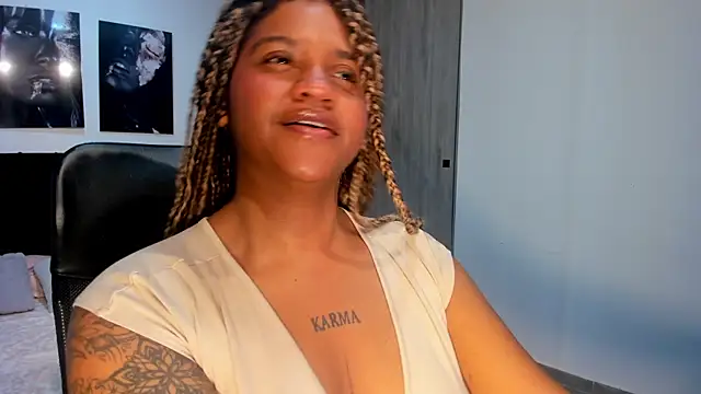 Snapshot of ZahraRose chatting on 09-09-25, 08:40 ZahraRose online show from 09-09-25, 08:40