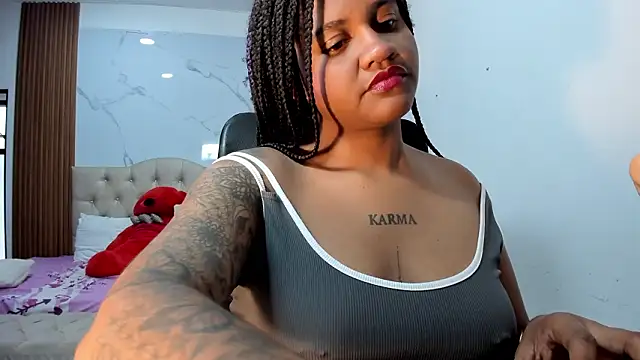 Snapshot of ZahraRose chatting on 02-04-26, 08:15 ZahraRose online show from 02-04-26, 08:15