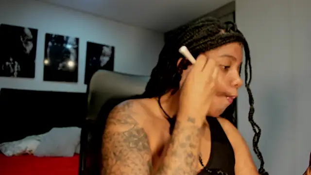 Snapshot of ZahraRose chatting on 09-27-25, 07:31 ZahraRose online show from 09-27-25, 07:31