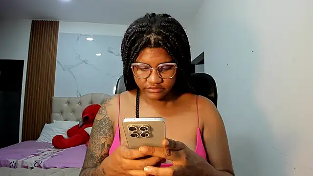 Snapshot of ZahraRose chatting on 02-13-26, 10:59 ZahraRose online show from 02-13-26, 10:59