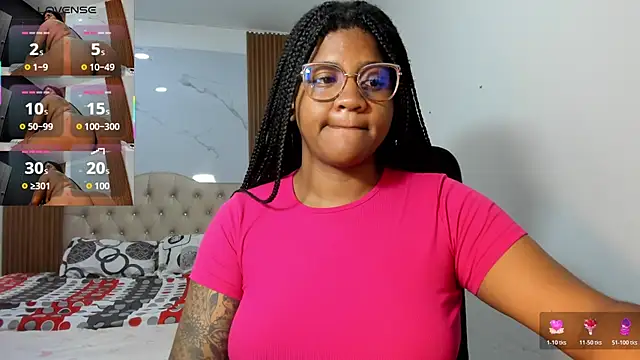 Snapshot of ZahraRose chatting on 06-22-26, 08:50 ZahraRose online show from 06-22-26, 08:50