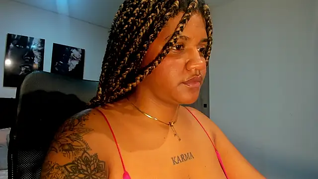 Snapshot of ZahraRose chatting on 09-10-25, 08:41 ZahraRose online show from 09-10-25, 08:41