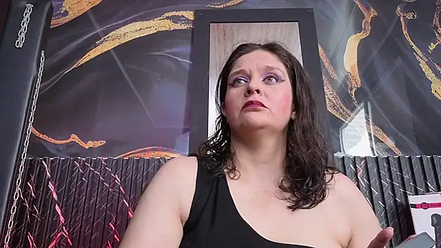 AmandaKovich online show from 11-19-25, 07:25