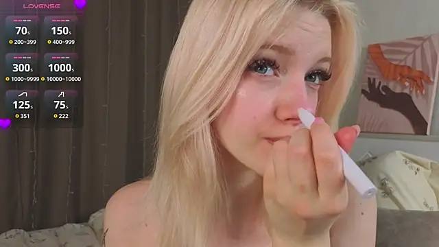 EdlaHewell online show from 02-16-26, 01:15