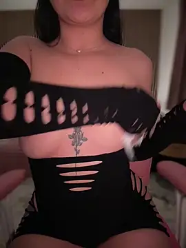 YoungHotMilf97 online show from 04-02-26, 08:26