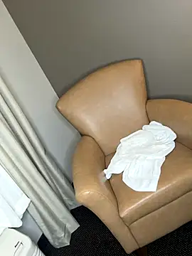 Snapshot of tblackboy chatting on 11-21-25, 02:49 tblackboy online show from 11-21-25, 02:49