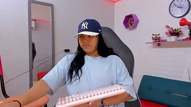 melany rouse18 online show from 09-30-25, 01:55