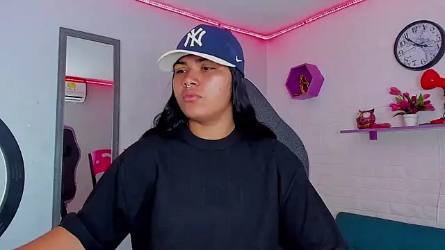 melany rouse18 online show from 10-01-25, 04:11