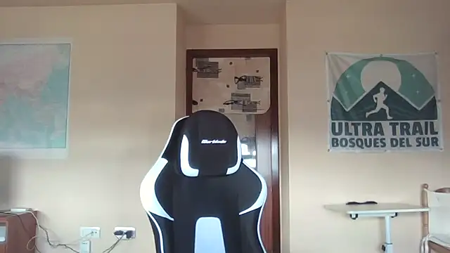 Snapshot of llopaco chatting on 02-14-26, 10:48 llopaco online show from 02-14-26, 10:48