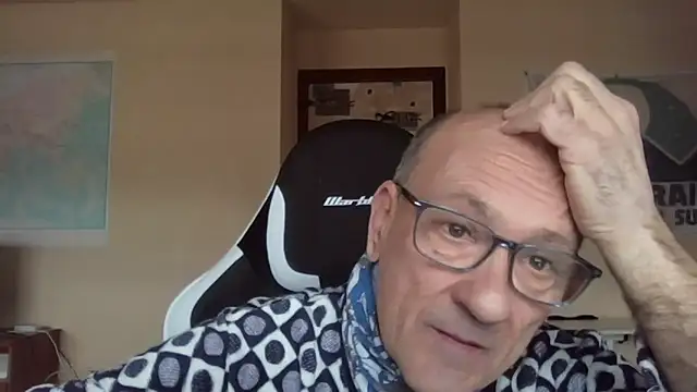 Snapshot of llopaco chatting on 02-16-26, 11:42 llopaco online show from 02-16-26, 11:42