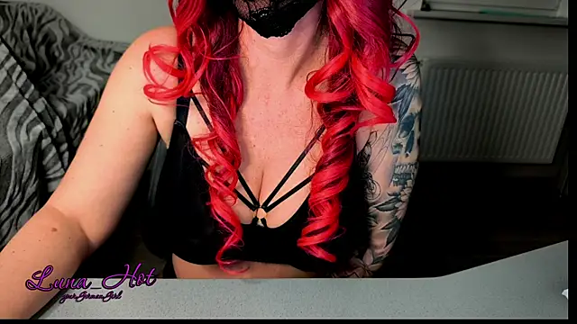 Lunalein online show from 03-24-26, 07:47