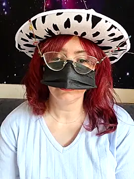 Snapshot of Loly2025 chatting on 06-19-26, 11:05 Loly2025 online show from 06-19-26, 11:05