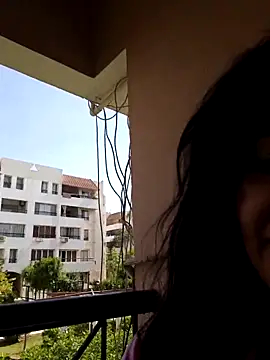Loly2025 online show from 05-27-26, 01:29