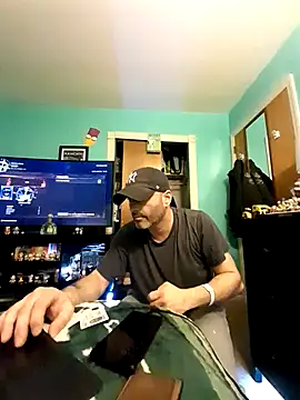 Snapshot of Novabear6996 chatting on 03-21-25, 01:02 Novabear6996 online show from 03-21-25, 01:02