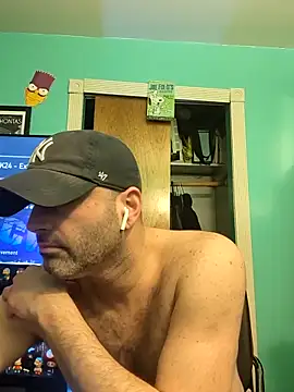 Snapshot of Novabear6996 chatting on 03-19-25, 12:04 Novabear6996 online show from 03-19-25, 12:04