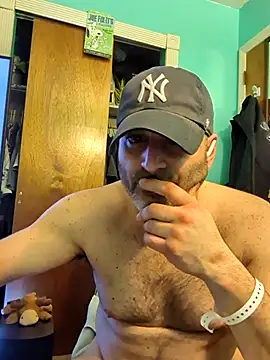 Snapshot of Novabear6996 chatting on 03-21-25, 05:11 Novabear6996 online show from 03-21-25, 05:11