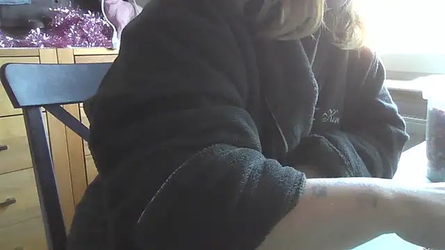 Snapshot of sizha6 chatting on 09-19-25, 05:44 sizha6 online show from 09-19-25, 05:44